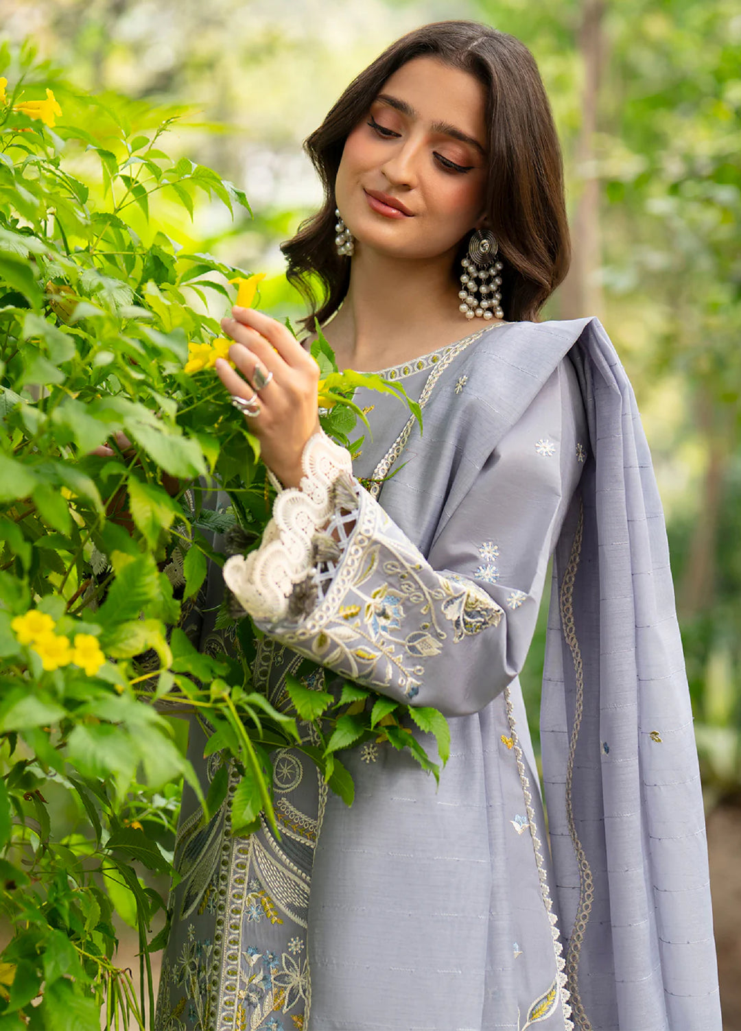 Angan by Mahnur Unstitched Embroidered Lawn 3 Piece Suit MN26UAL AAN-006 - Summer Collection
