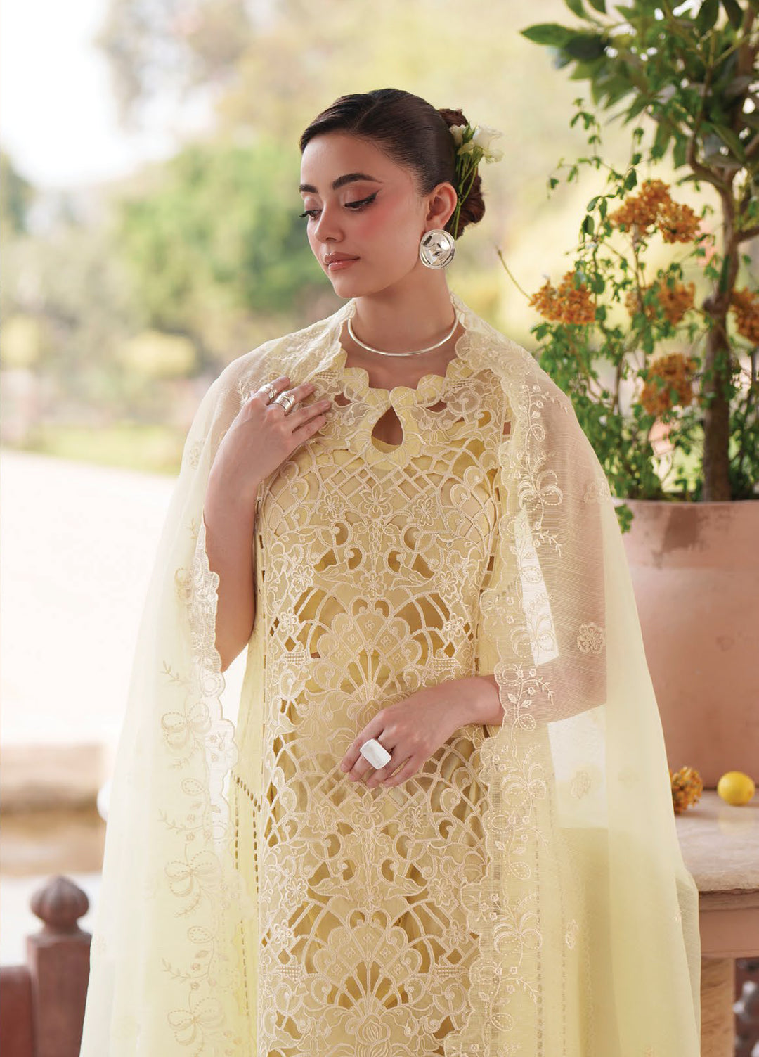 Nilofer by Mahnur Unstitched Embroidered Luxury Lawn 3 Piece Suit MN26ULN N-7 - Summer Collection
