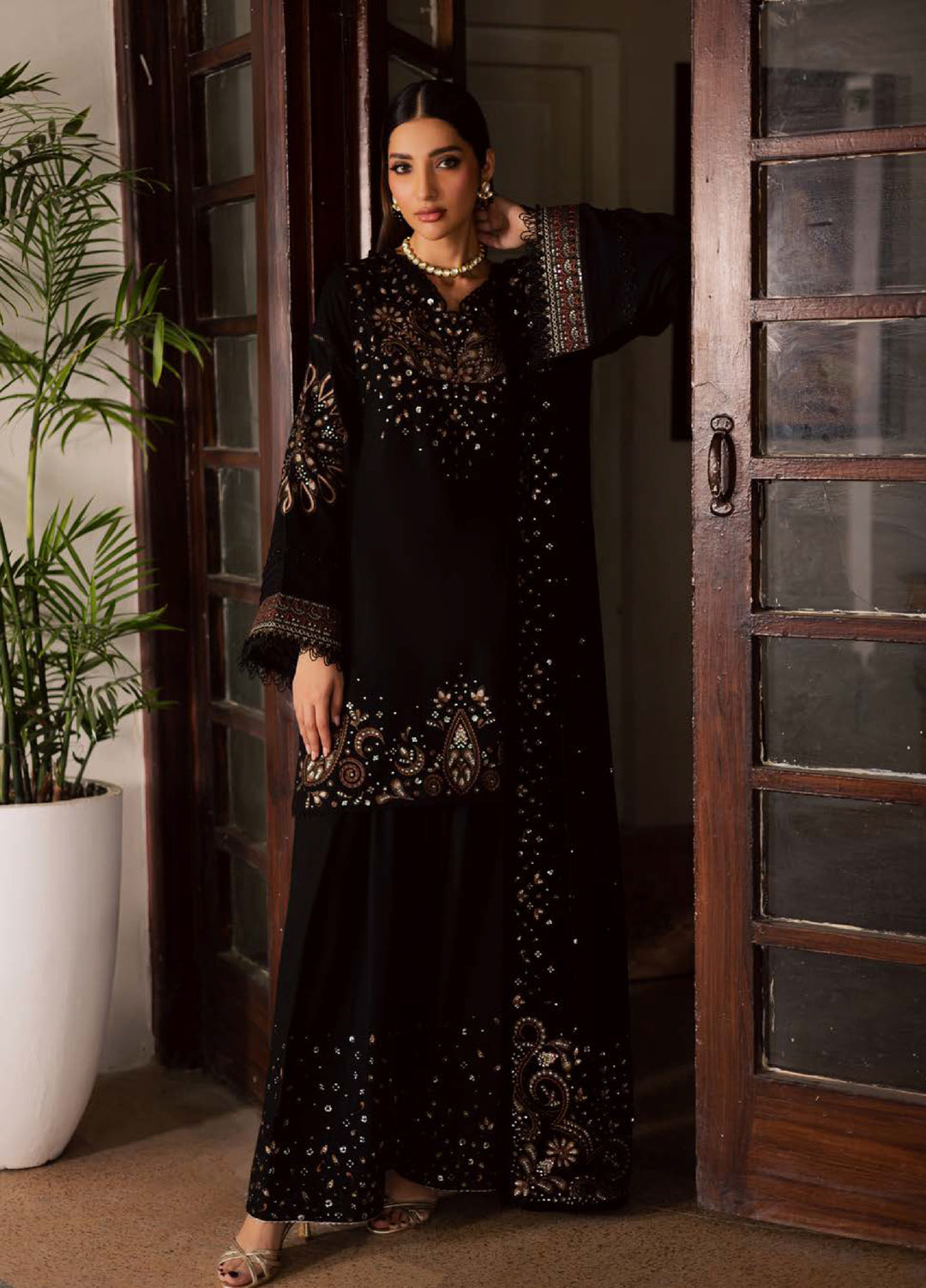 Nureh Exclusive Unstitched Luxury Leather Peach Velvet Shawl Embroidered Suits 3 Piece NU25NS NE-202 - Festive Collection