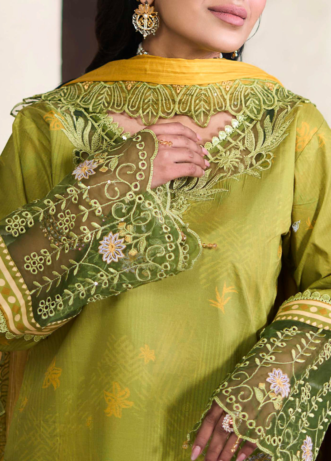 Applique Kari by Al Zohaib Unstitched Embroidered Lawn 3 Piece Suit AZ26AVI D-08 - Summer Collection