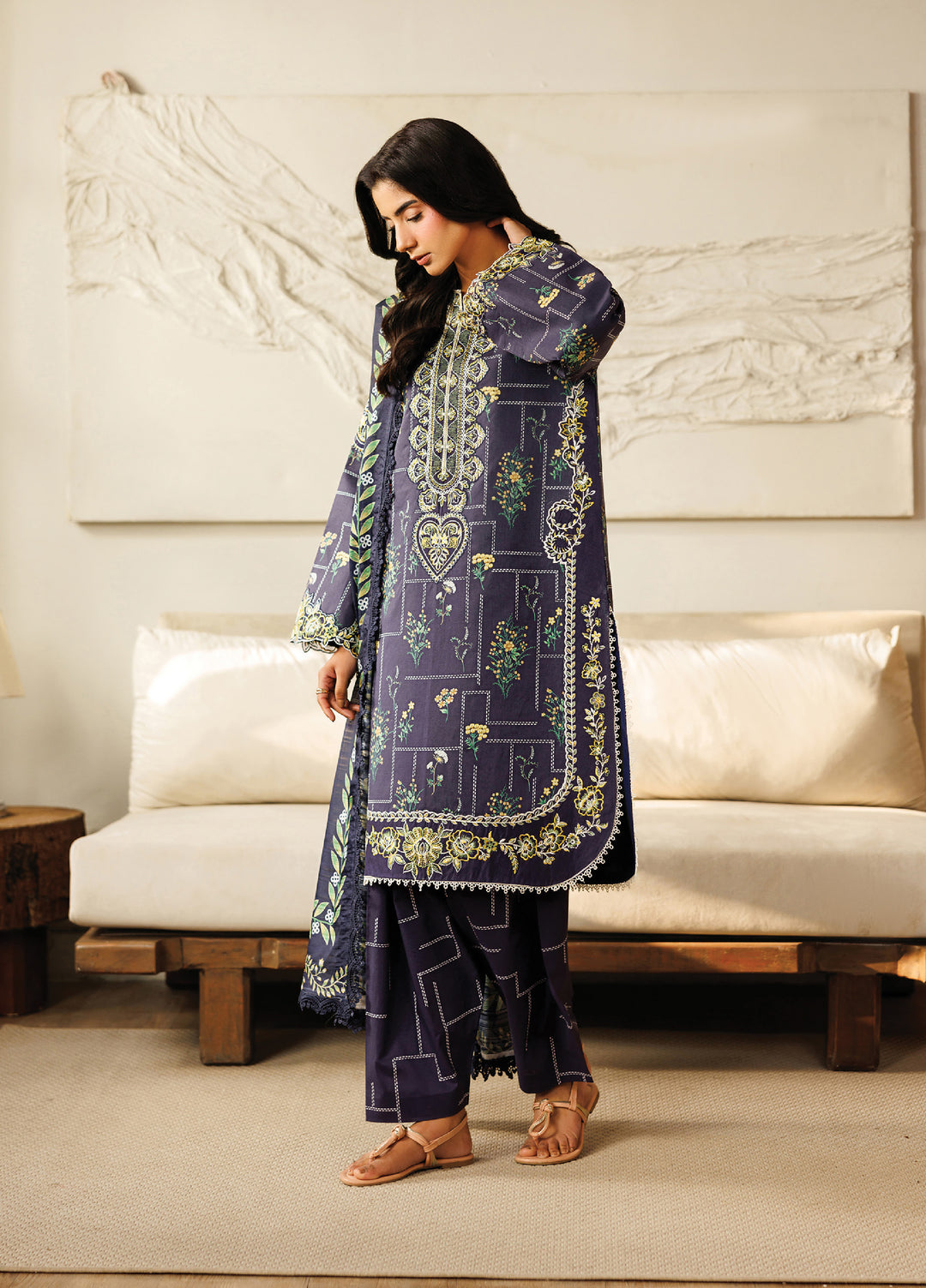 Leila by Mahnur Unstitched Embroidered Lawn 3 Piece Suit MN26ULL L-01 - Summer Collection