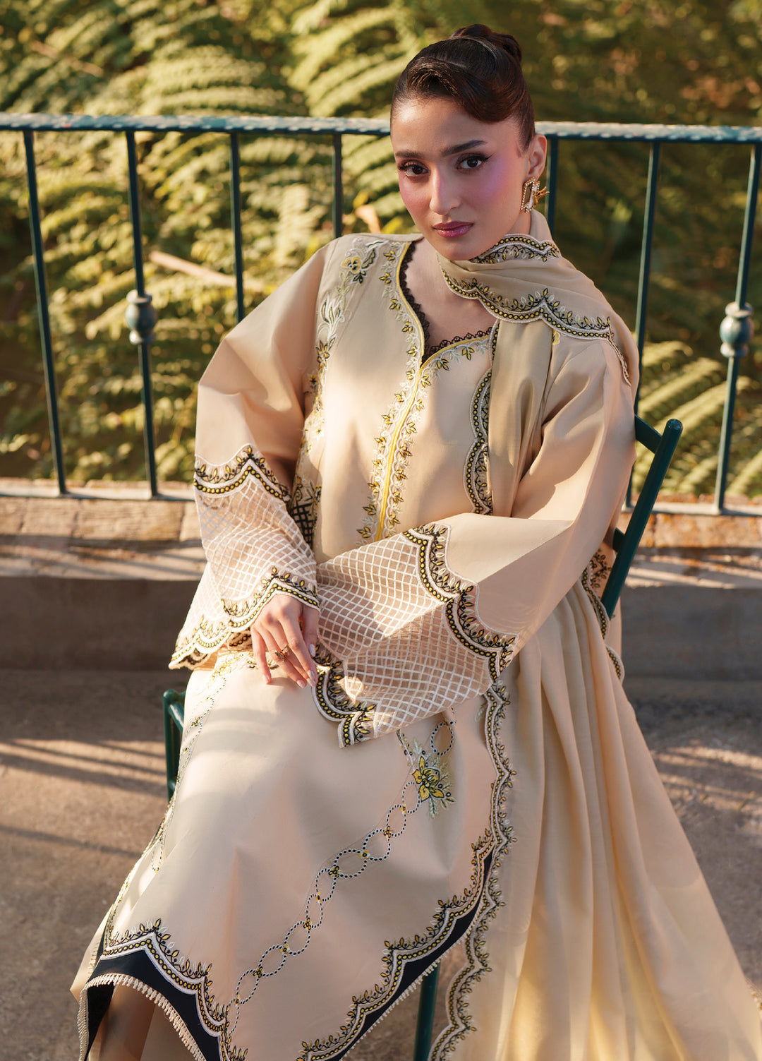 Fiona by Mahnur Unstitched Embroidered Lawn 3 Piece Suit MN26UFL F-04 - Summer Collection