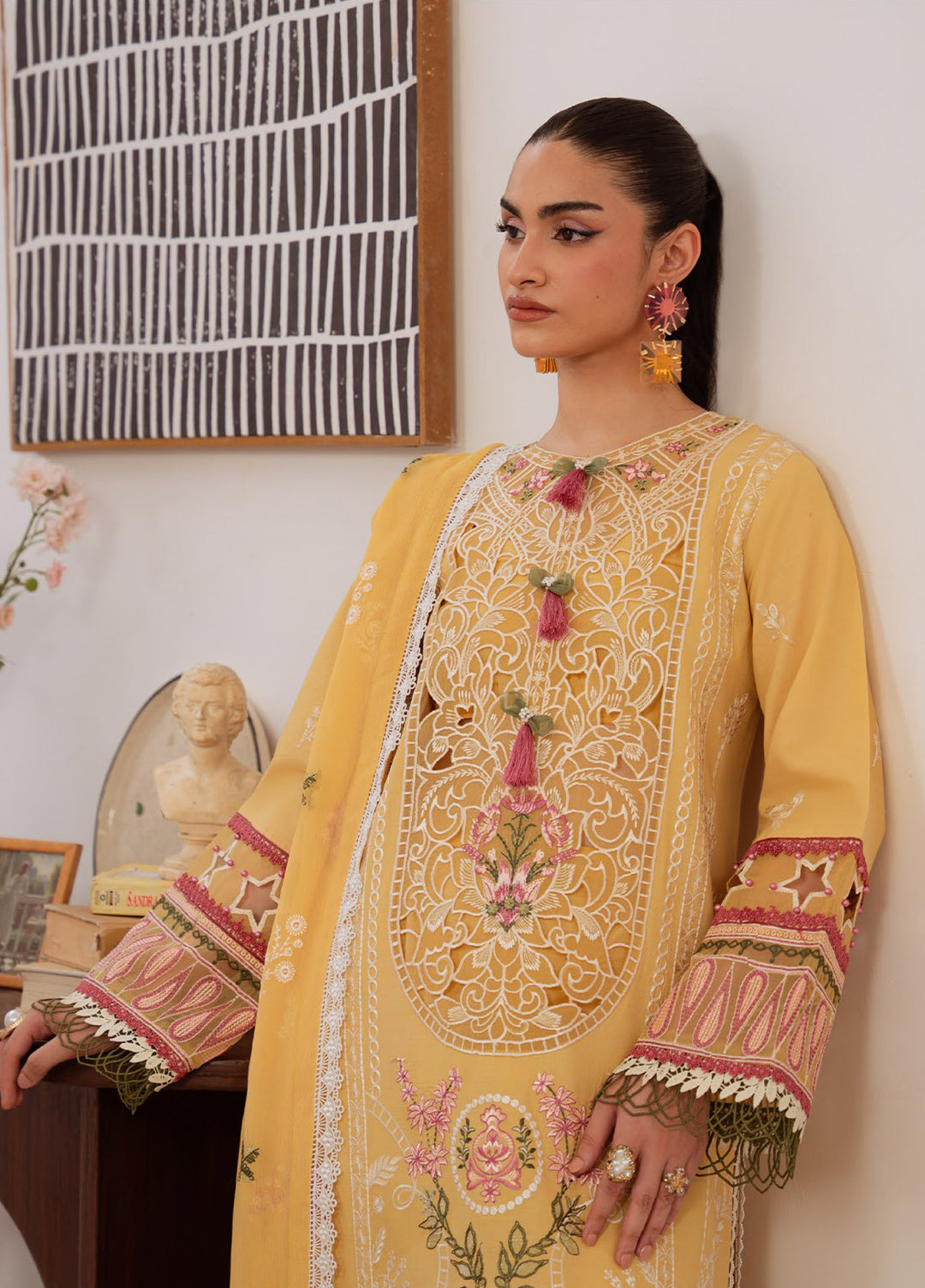 Shanaya by Mahnur Unstitched Lawn Embroidered 3 Piece Suit MN26US SN-01 - Summer Collection