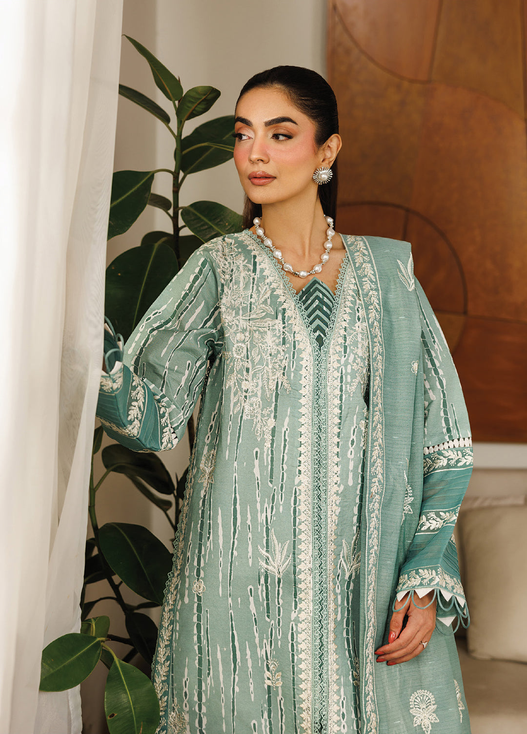 Leila by Mahnur Unstitched Embroidered Lawn 3 Piece Suit MN26ULL L-10 - Summer Collection