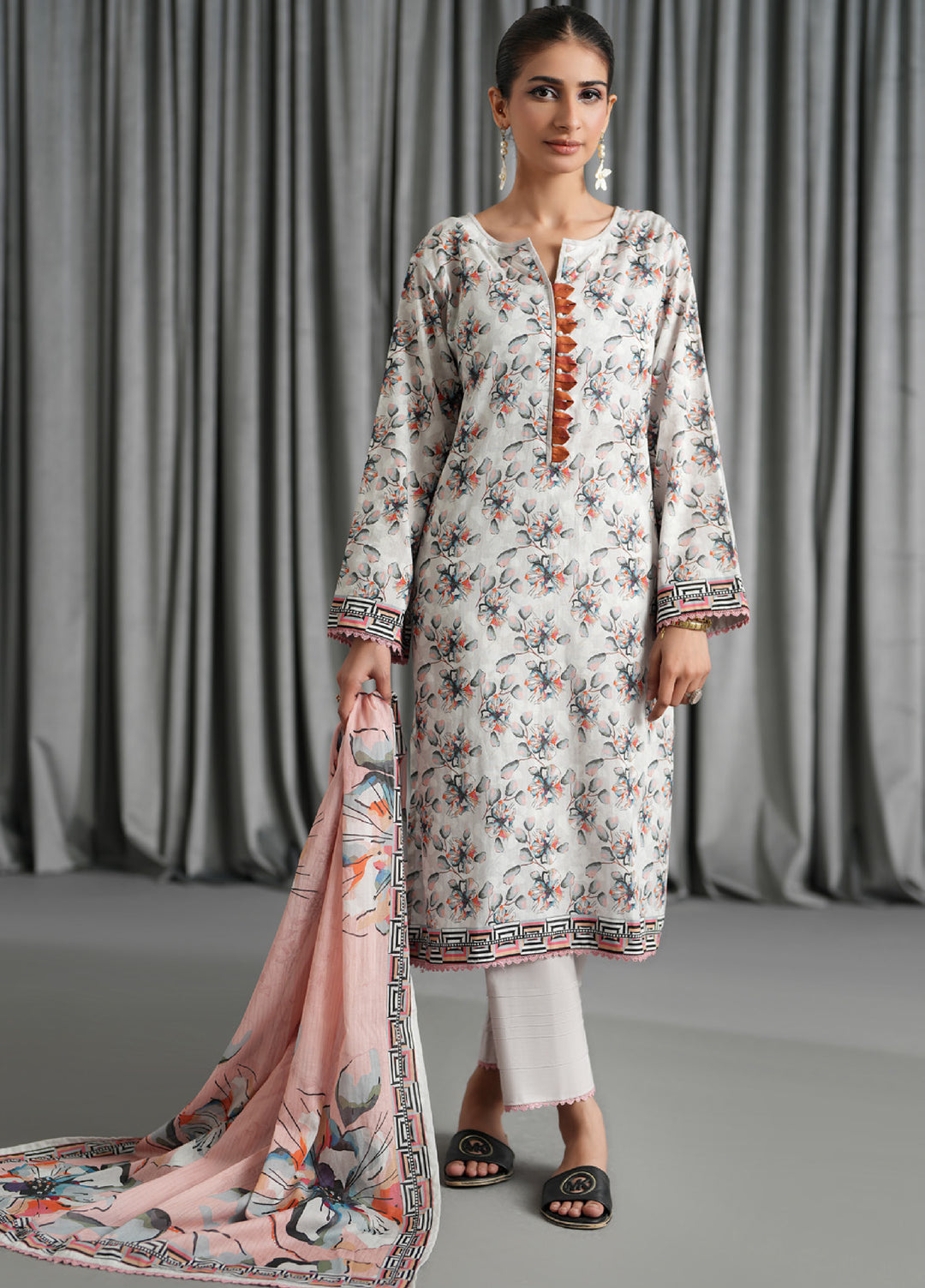 Salina by Regalia Textile Unstitched Printed Lawn 3 Piece Suit RG26US D-9 - Summer Collection