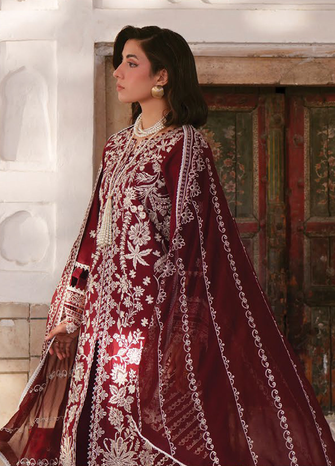 Nilofer by Mahnur Unstitched Embroidered Luxury Lawn 3 Piece Suit MN26ULN N-8 - Summer Collection