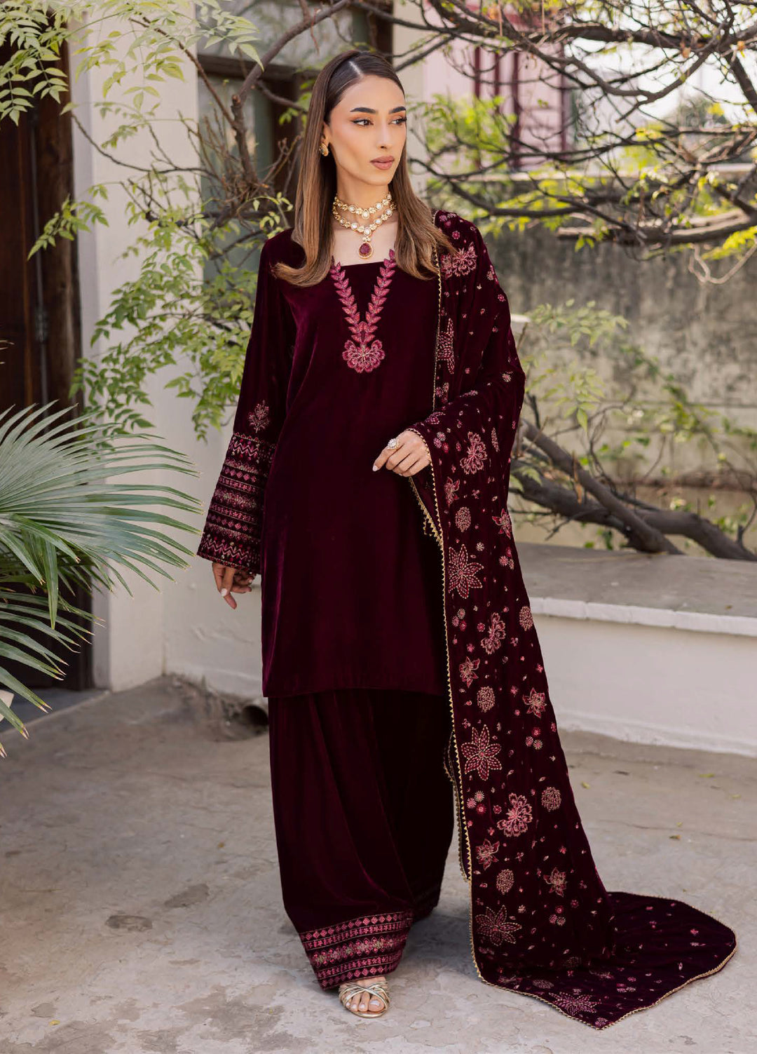 Nureh Maya Unstitched Velvet Embroidered 3 Piece Suits NU25MF NW-120 - Festive Collection