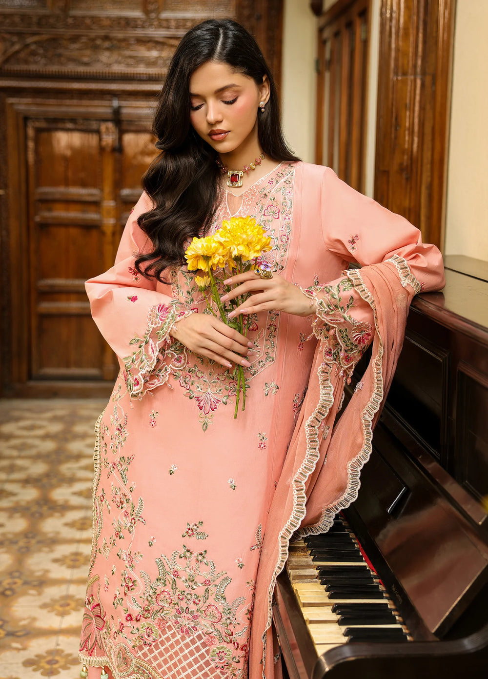 Shanaya by Mahnur Unstitched Embroidered Lawn 3 Piece Suit MN26USL SH-14 - Summer Collection