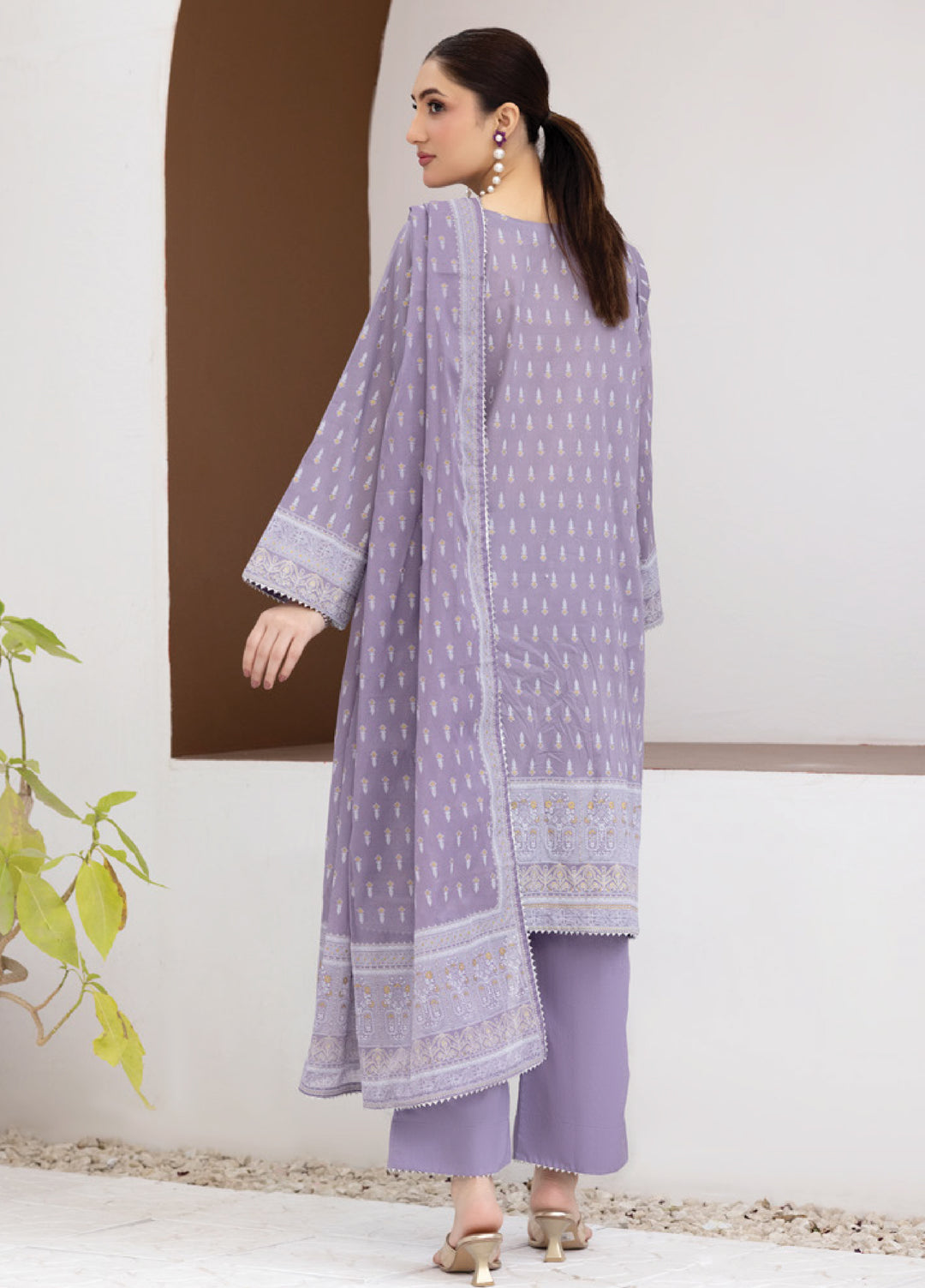 Regalia Textiles Premium Printed Gold Paste Unstitched Lawn 3 Piece Suit RG26UPG D-7 - Summer Collection