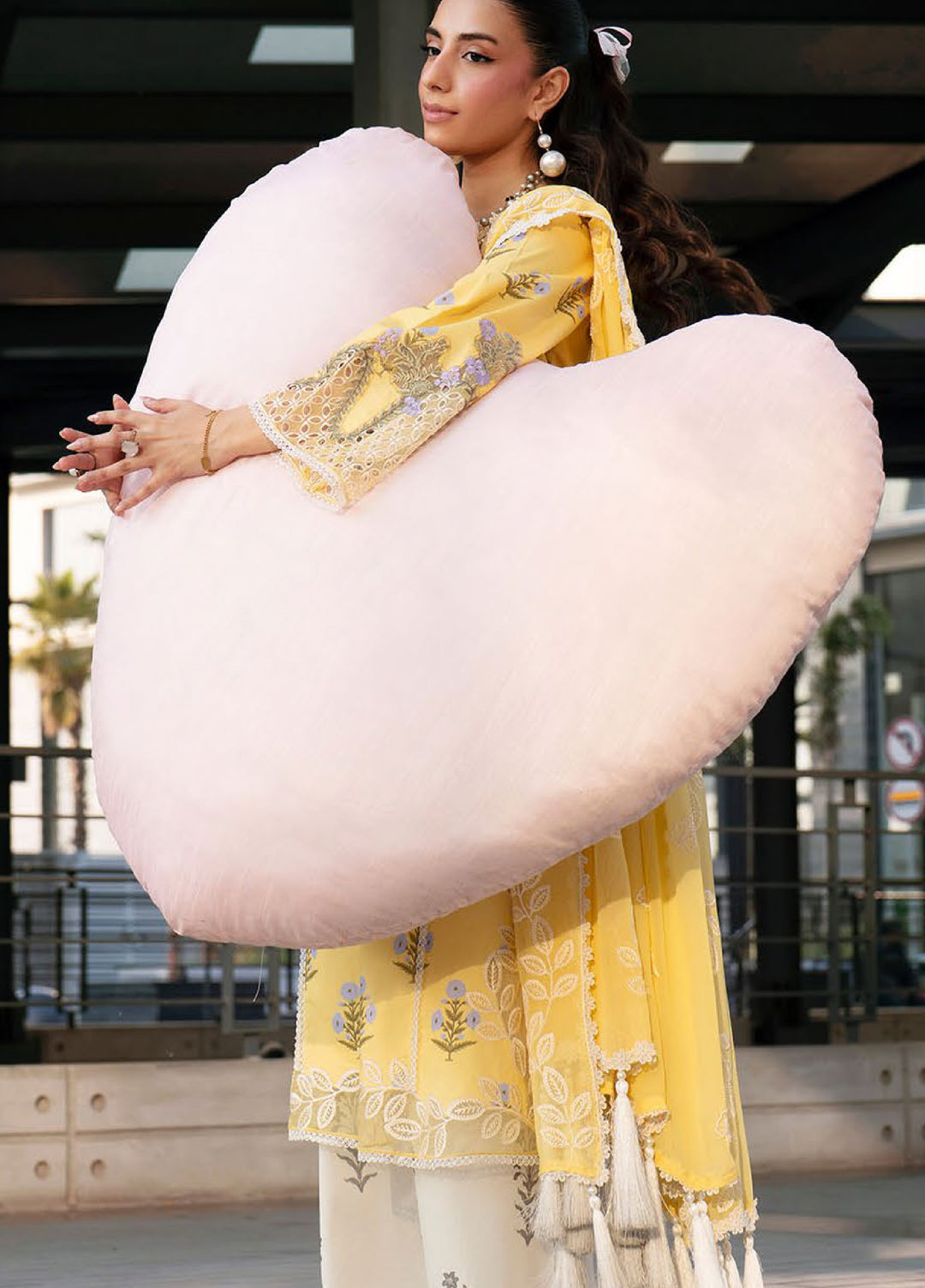 Broadway by Mahnur Unstitched Embroidered Lawn 3 Piece Suit MN26UB BW-006 - Summer Collection