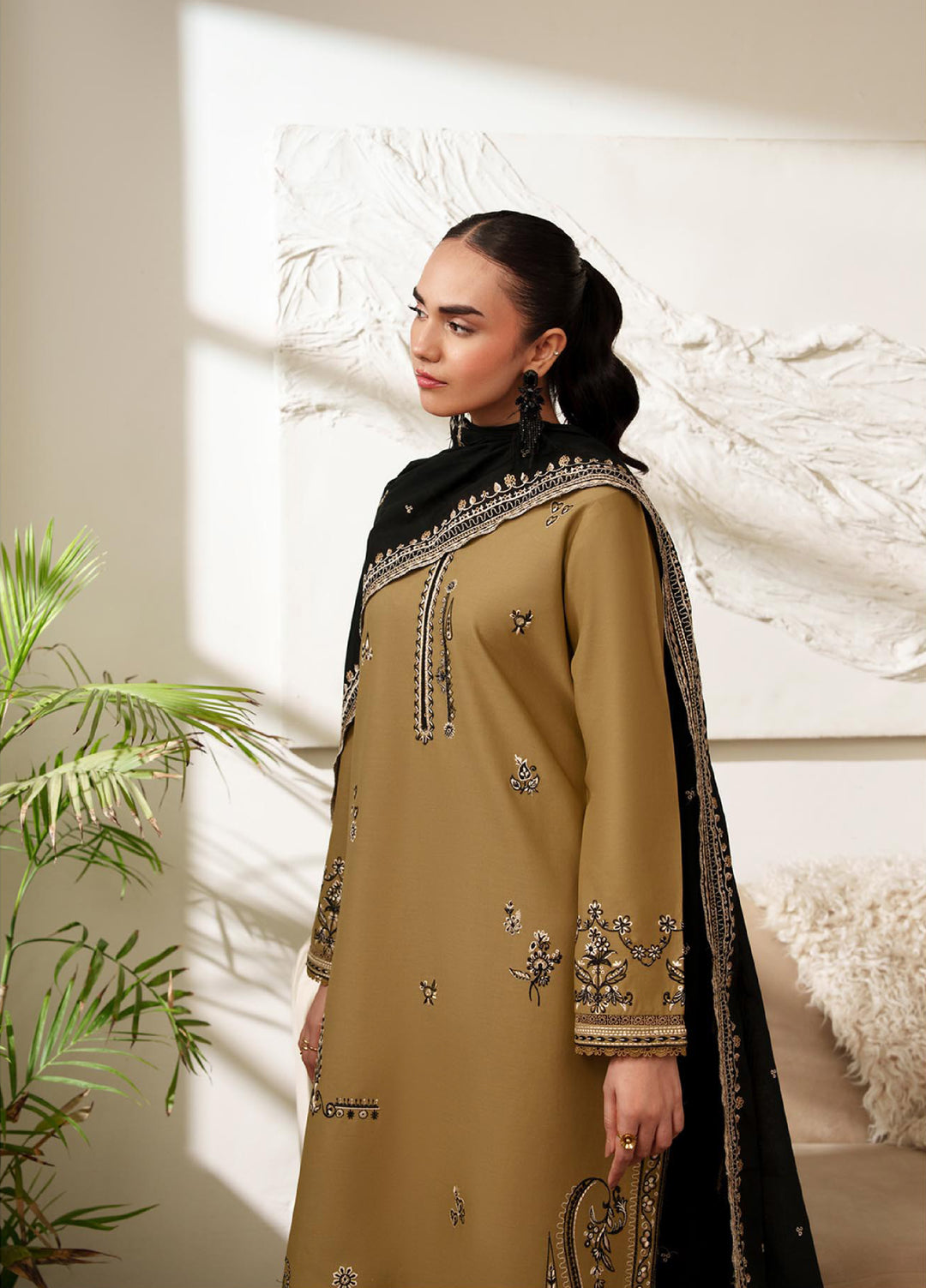 RajBari Women RTW Embroidered Lawn 3 Piece Suit RB26PLE Ayla (09) - Eid Collection