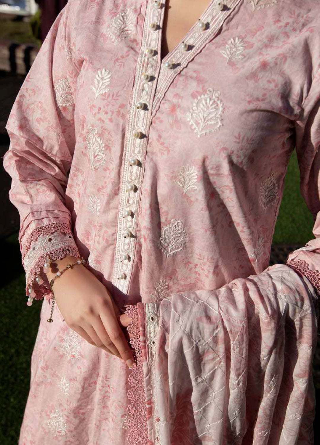 AL Zohaib Dhagakari Unstitched Embroidered Lawn 3 Piece Suit AZ26UD D-4 - Summer Collection