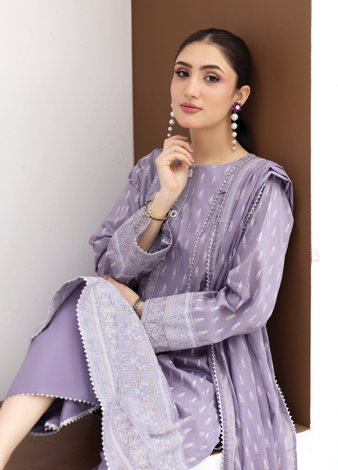 Regalia Textiles Premium Printed Gold Paste Unstitched Lawn 3 Piece Suit RG26UPG D-7 - Summer Collection