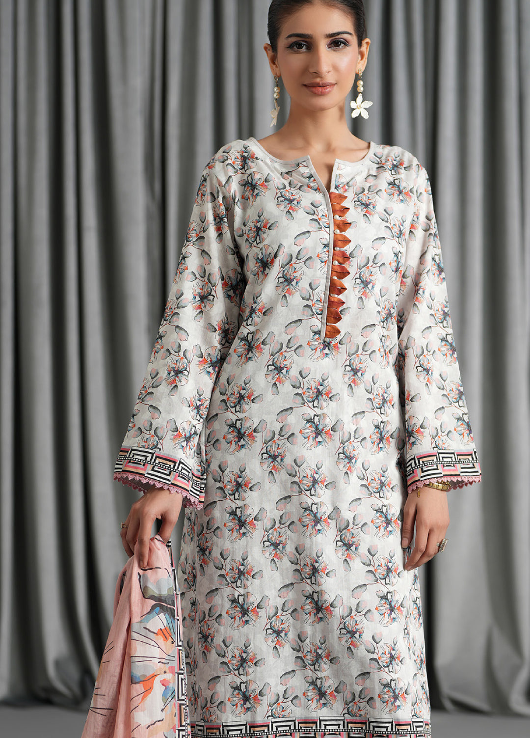 Salina by Regalia Textile Unstitched Printed Lawn 3 Piece Suit RG26US D-9 - Summer Collection