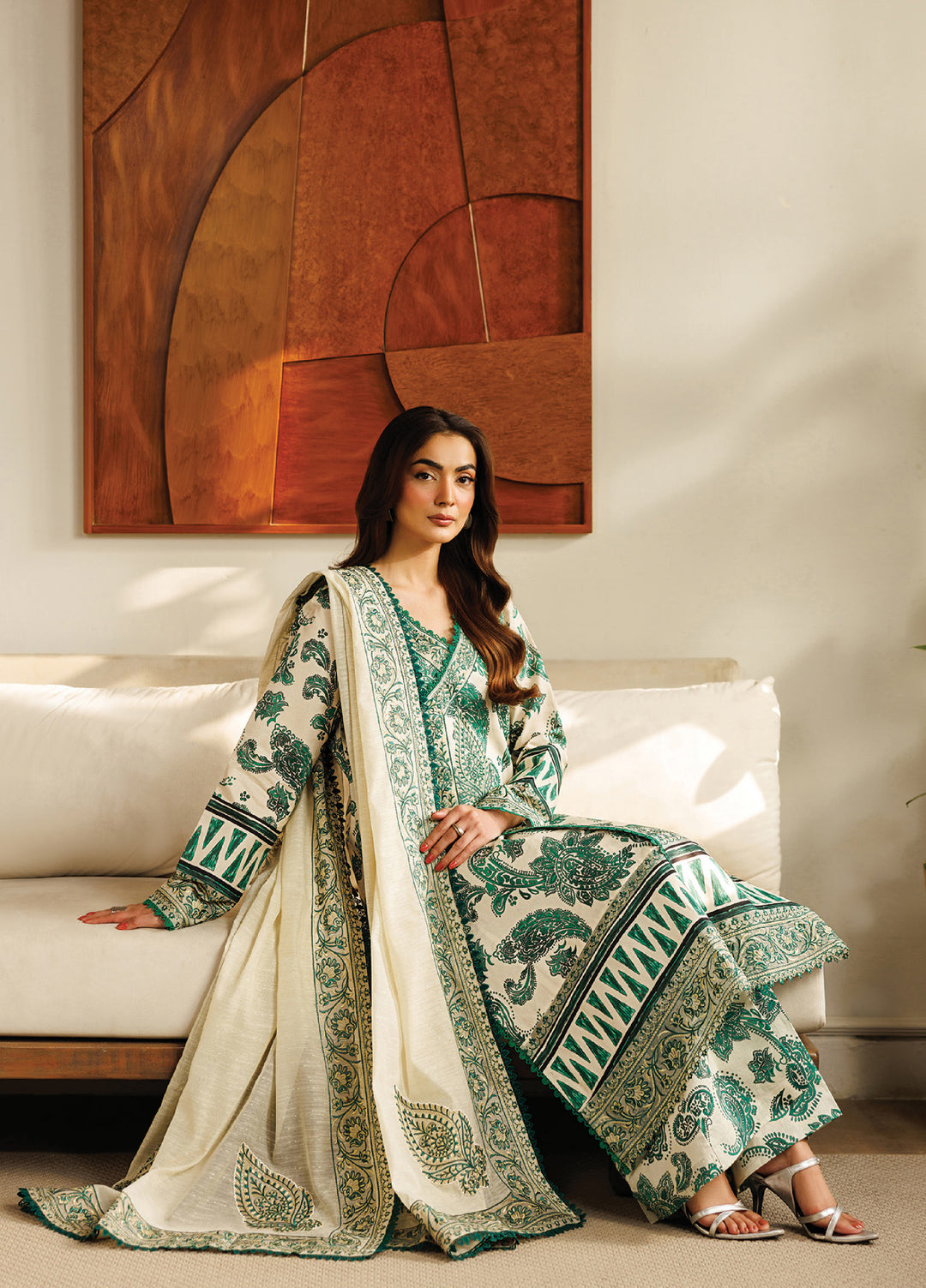 Leila by Mahnur Unstitched Embroidered Lawn 3 Piece Suit MN26ULL L-02 - Summer Collection