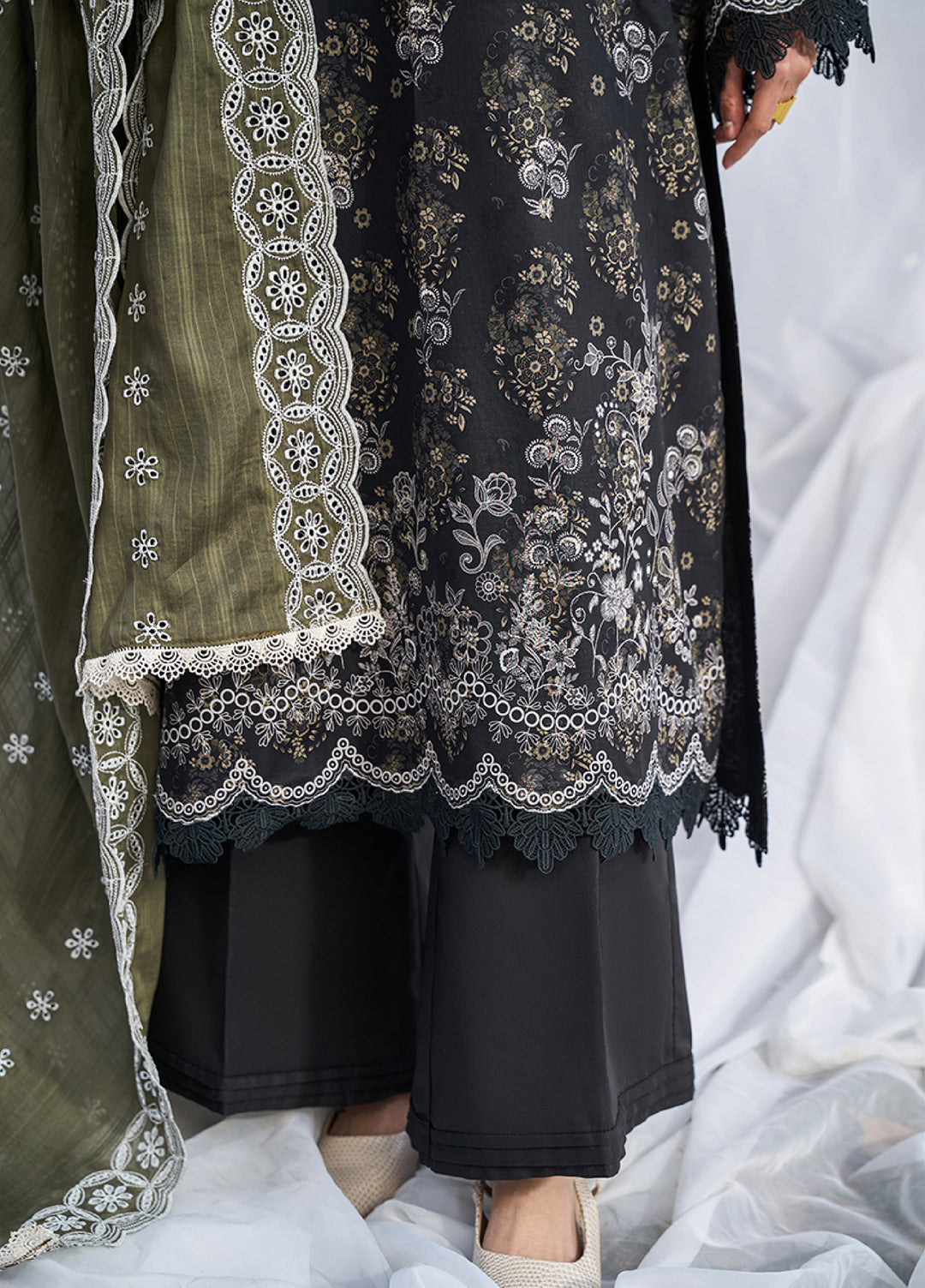 Raha Summer Prints by RajBari Unstitched Printed Lawn 3 Piece Suit RB26URS D-08 - Summer Collection