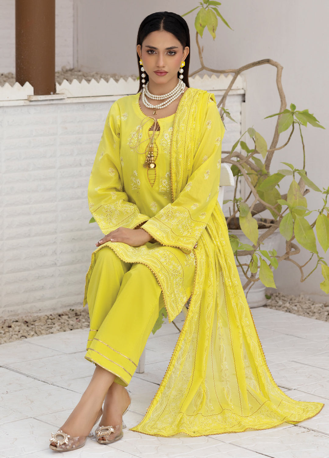 Regalia Textiles Premium Printed Gold Paste Unstitched Lawn 3 Piece Suit RG26UPG D-4 - Summer Collection