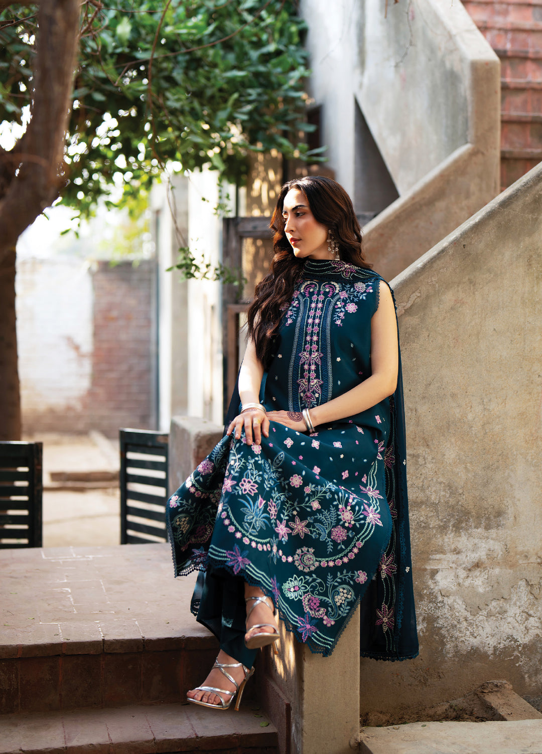 Satrangi by Mahnur Unstitched Embroidered Lawn 3 Piece Suit MN26ULS S-03 - Summer Collection