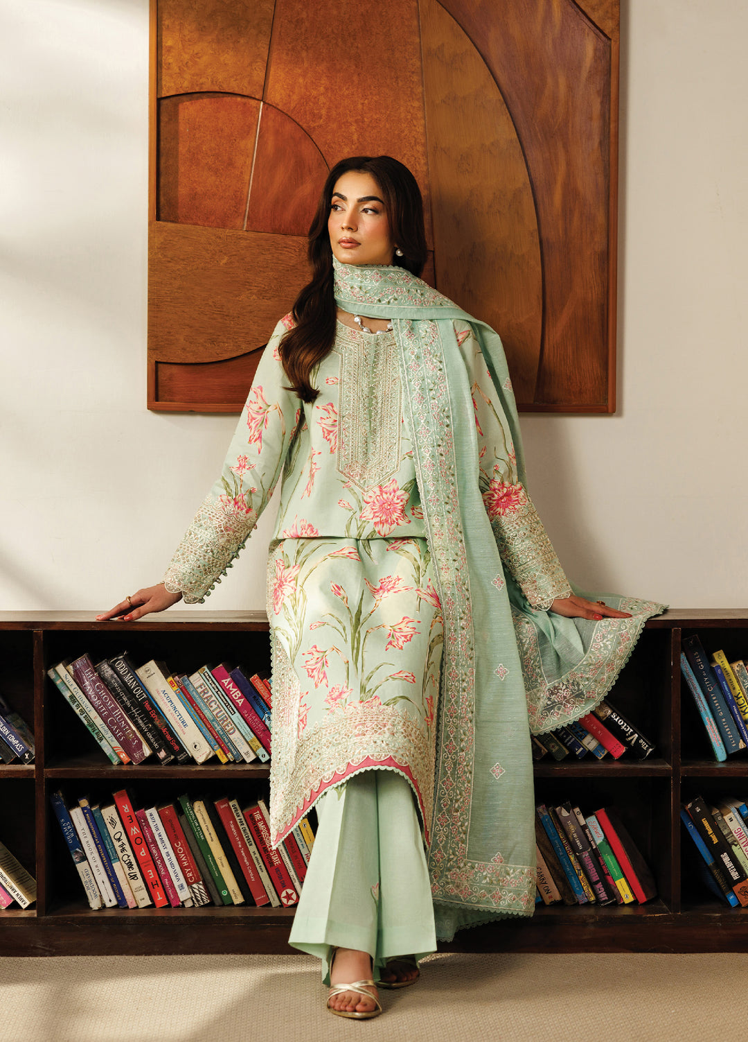 Leila by Mahnur Unstitched Embroidered Lawn 3 Piece Suit MN26ULL L-14 - Summer Collection
