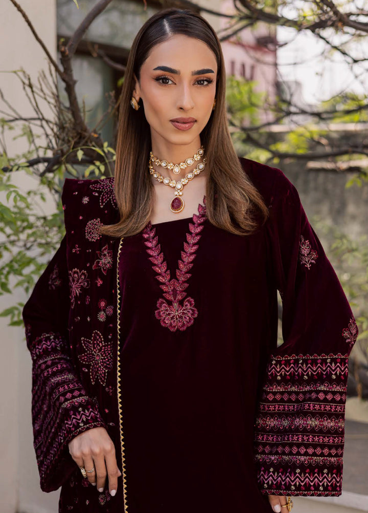 Nureh Maya Unstitched Velvet Embroidered 3 Piece Suits NU25MF NW-120 - Festive Collection