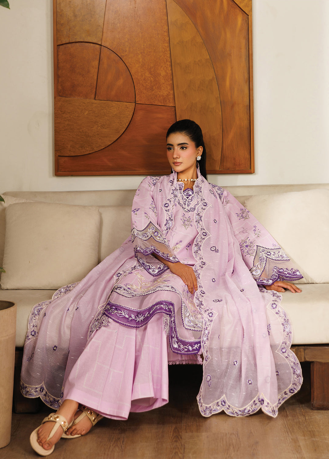 Leila by Mahnur Unstitched Embroidered Lawn 3 Piece Suit MN26ULL L-09 - Summer Collection