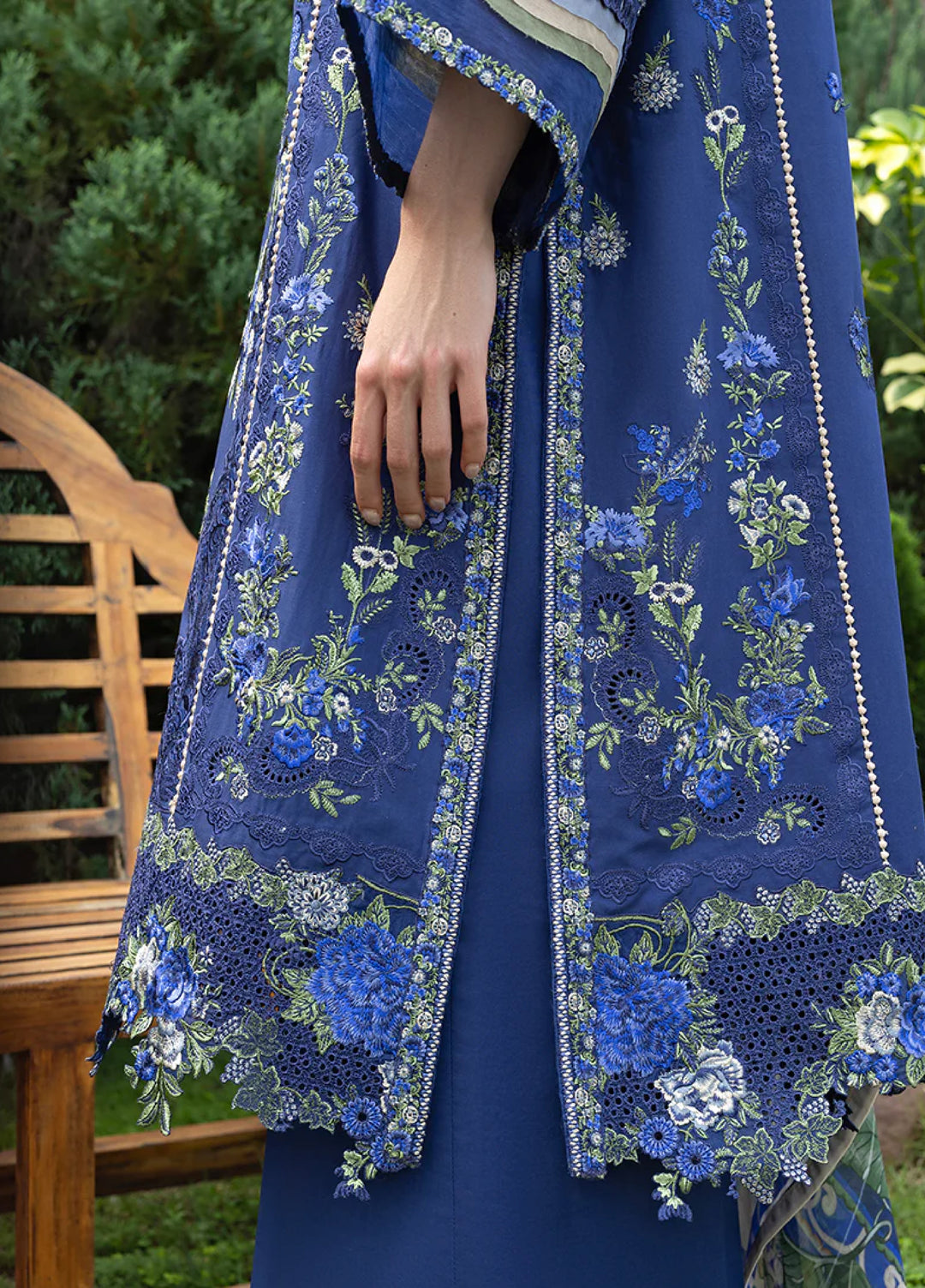 Mon Tresor by Esmel Unstitched Embroidered Luxury Lawn 3 Piece Suit EML26UMT D6-Ete - Summer Collection