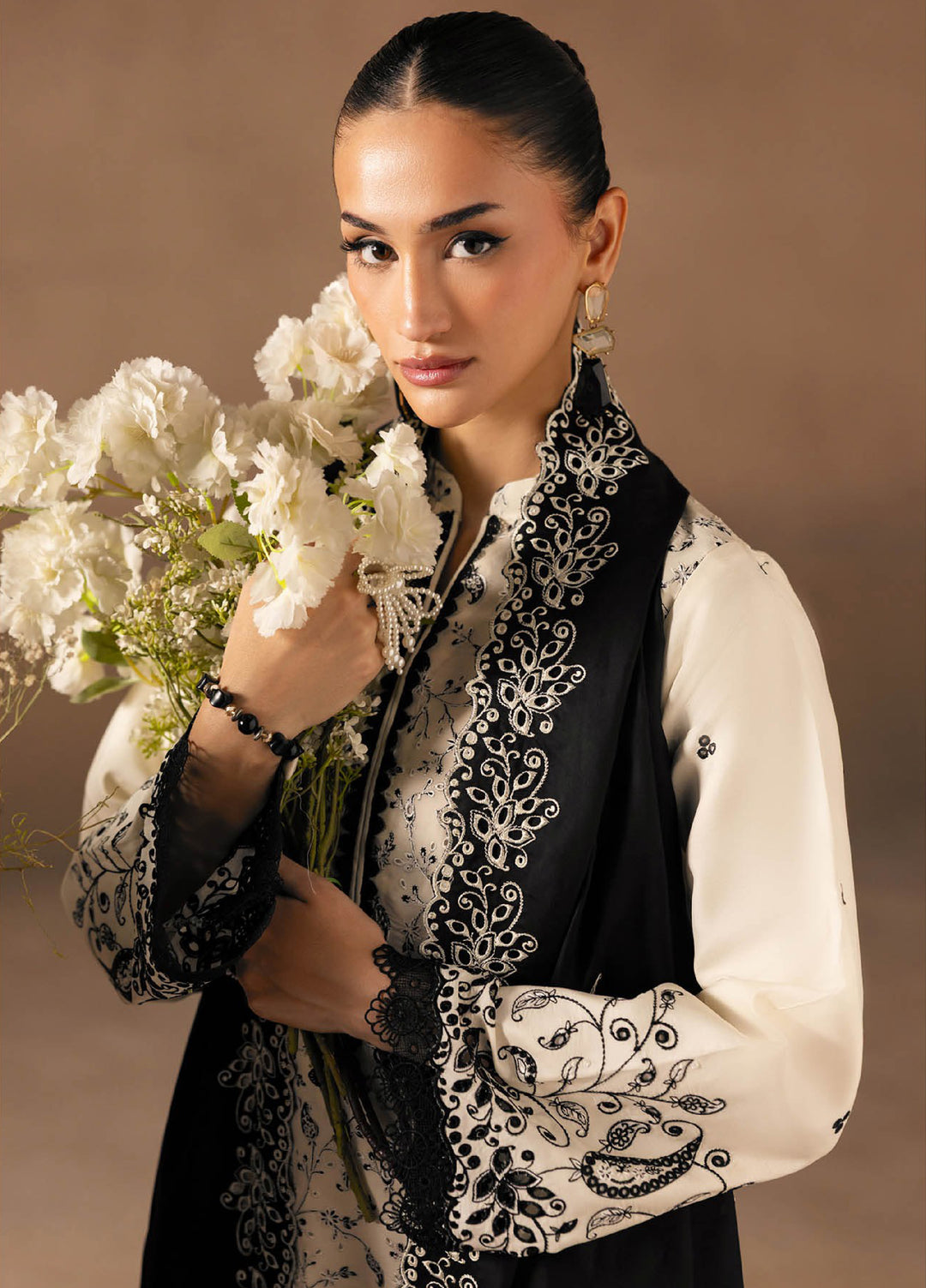 Sareen by Rajbari Unstitched Premium Viscose Chikankari 3 Piece RB25SC D-01 - Winter Collection