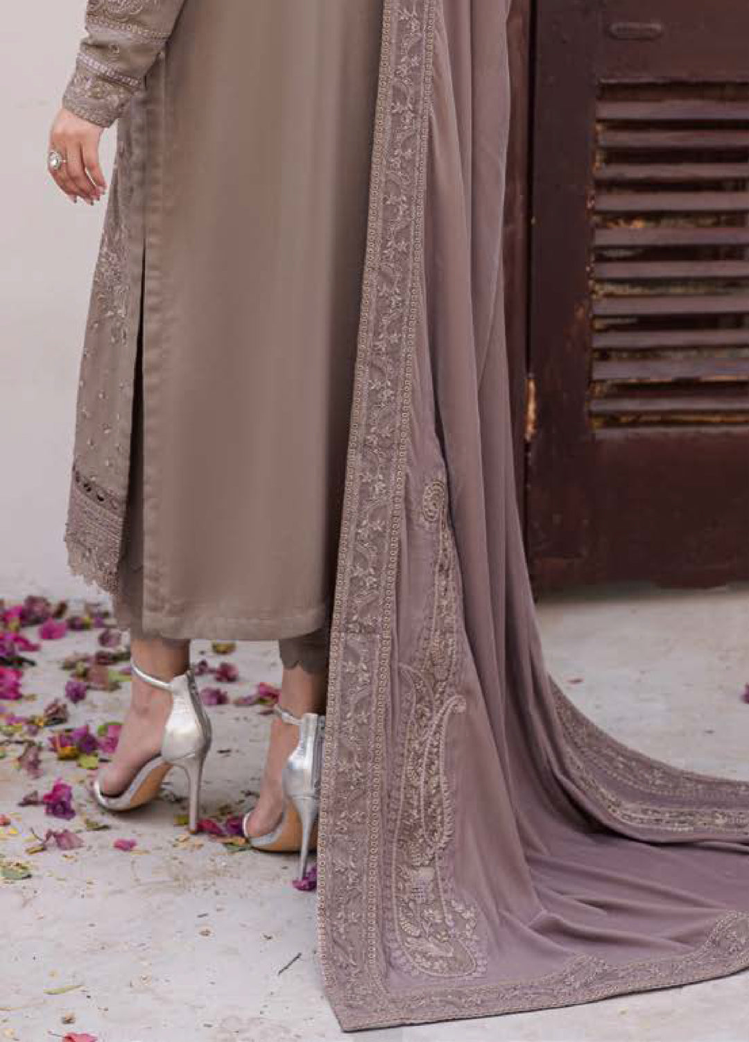 Nureh Exclusive Unstitched Luxury Leather Peach Velvet Shawl Embroidered Suits 3 Piece NU25NS NE-201 - Festive Collection