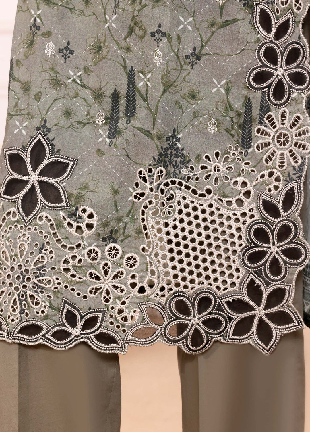 Hz Textiles RTW Cutwork Kari Printed Lawn 3 Piece Suit HZ26ULC CPE-3P-013 - Summer Collection