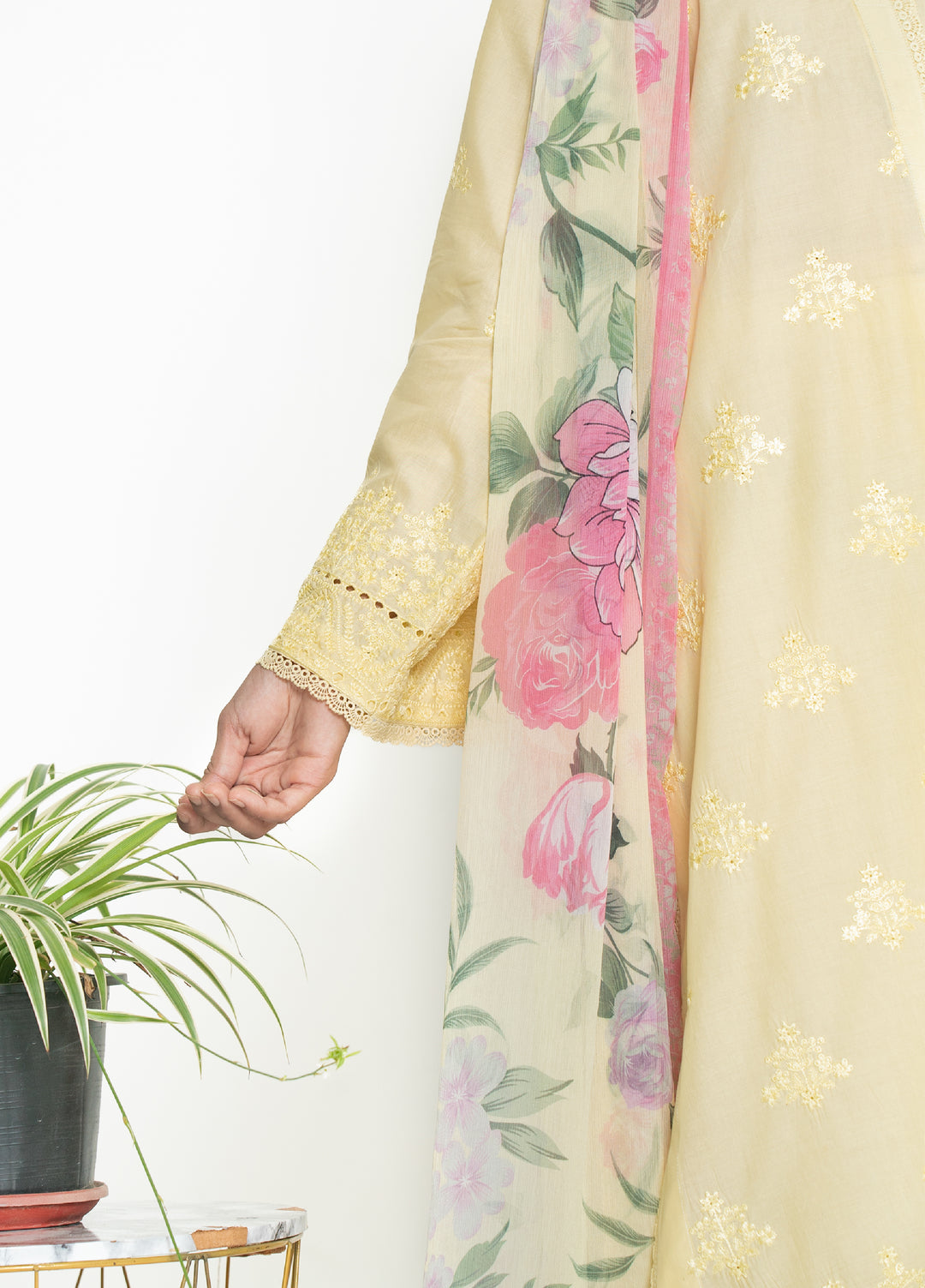 Zyna RTW Embroidered Lawn 3 Piece Suit ZY26ULS Lurea - Summer Collection