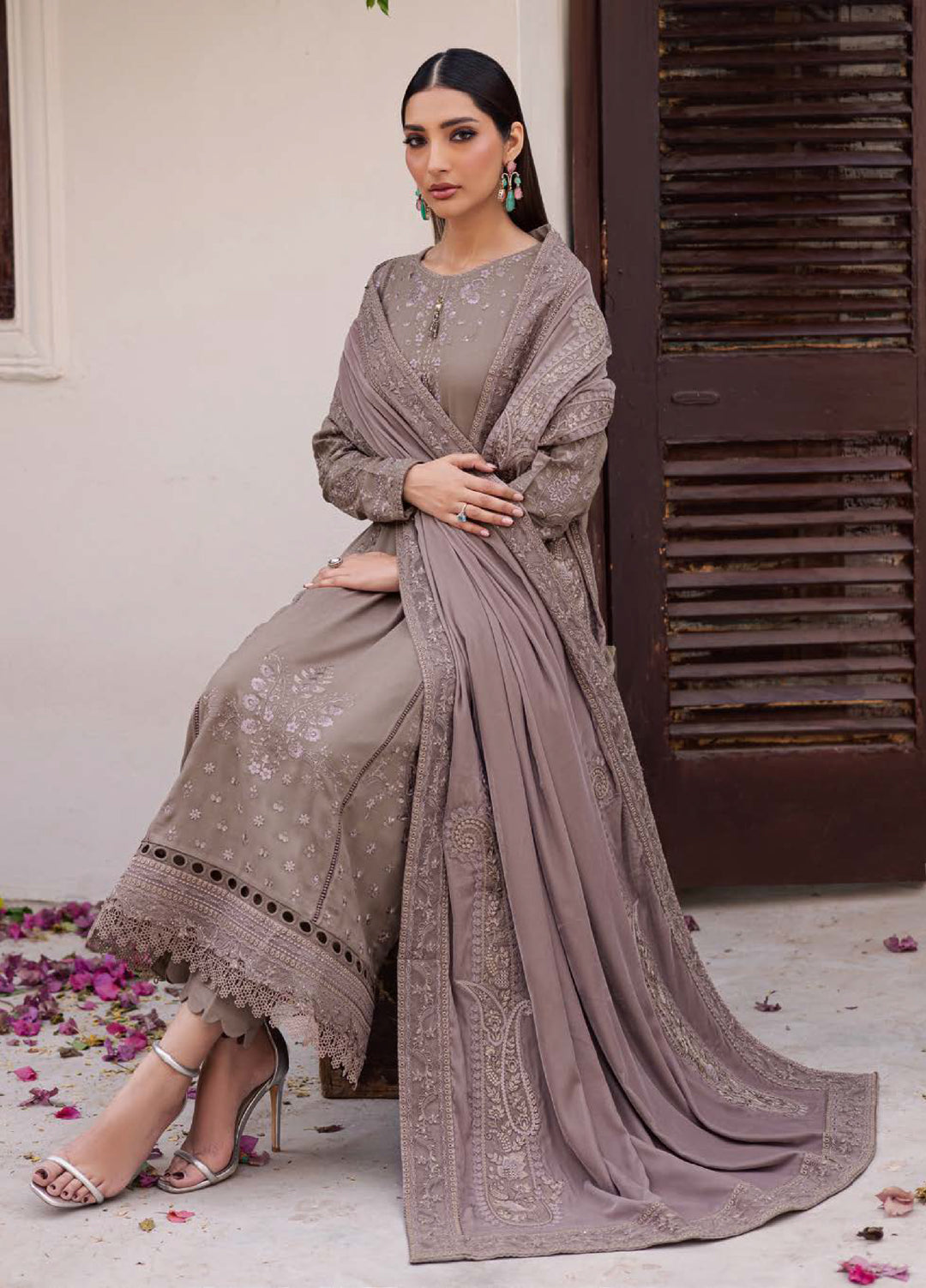 Nureh Exclusive Unstitched Luxury Leather Peach Velvet Shawl Embroidered Suits 3 Piece NU25NS NE-201 - Festive Collection