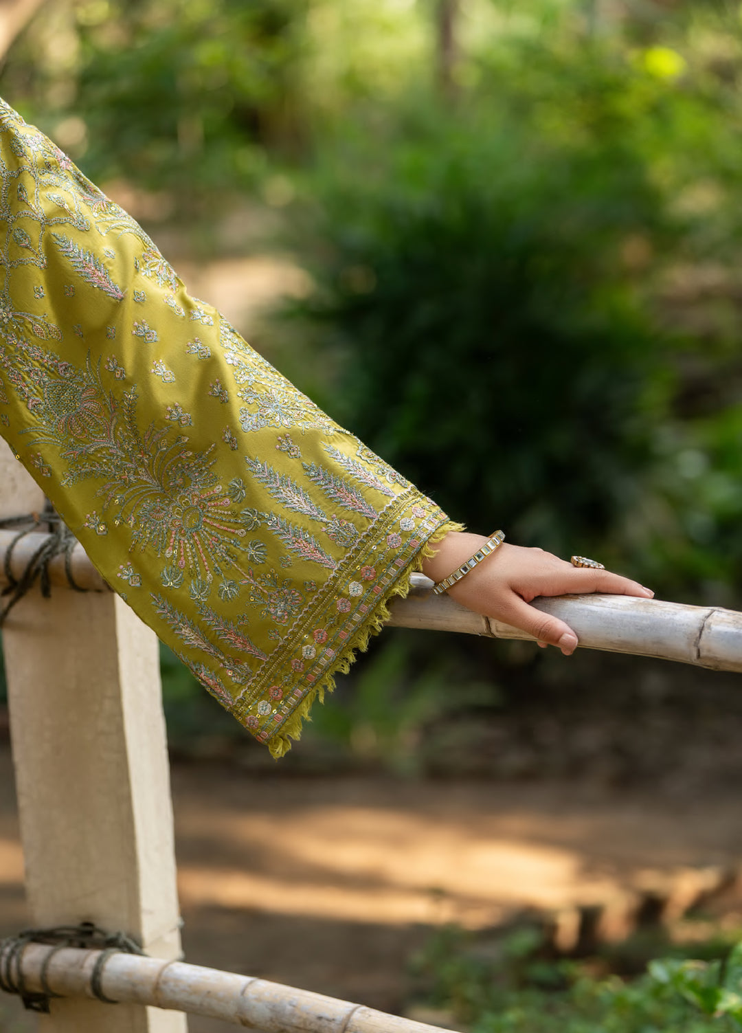 Rua by Casuallite Women Pret Premium Linen 3 Piece RUA-D05 - Winter Collection