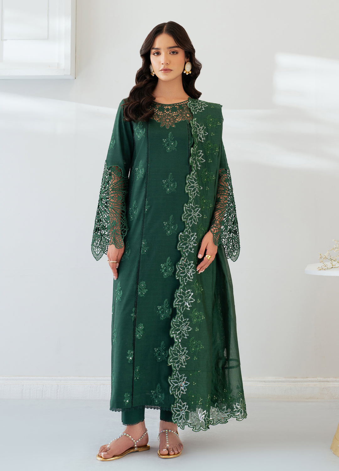 Sera by Mahnur Unstitched Embroidered Lawn 3 Piece Suit MN26USL SP-02 - Festive Collection