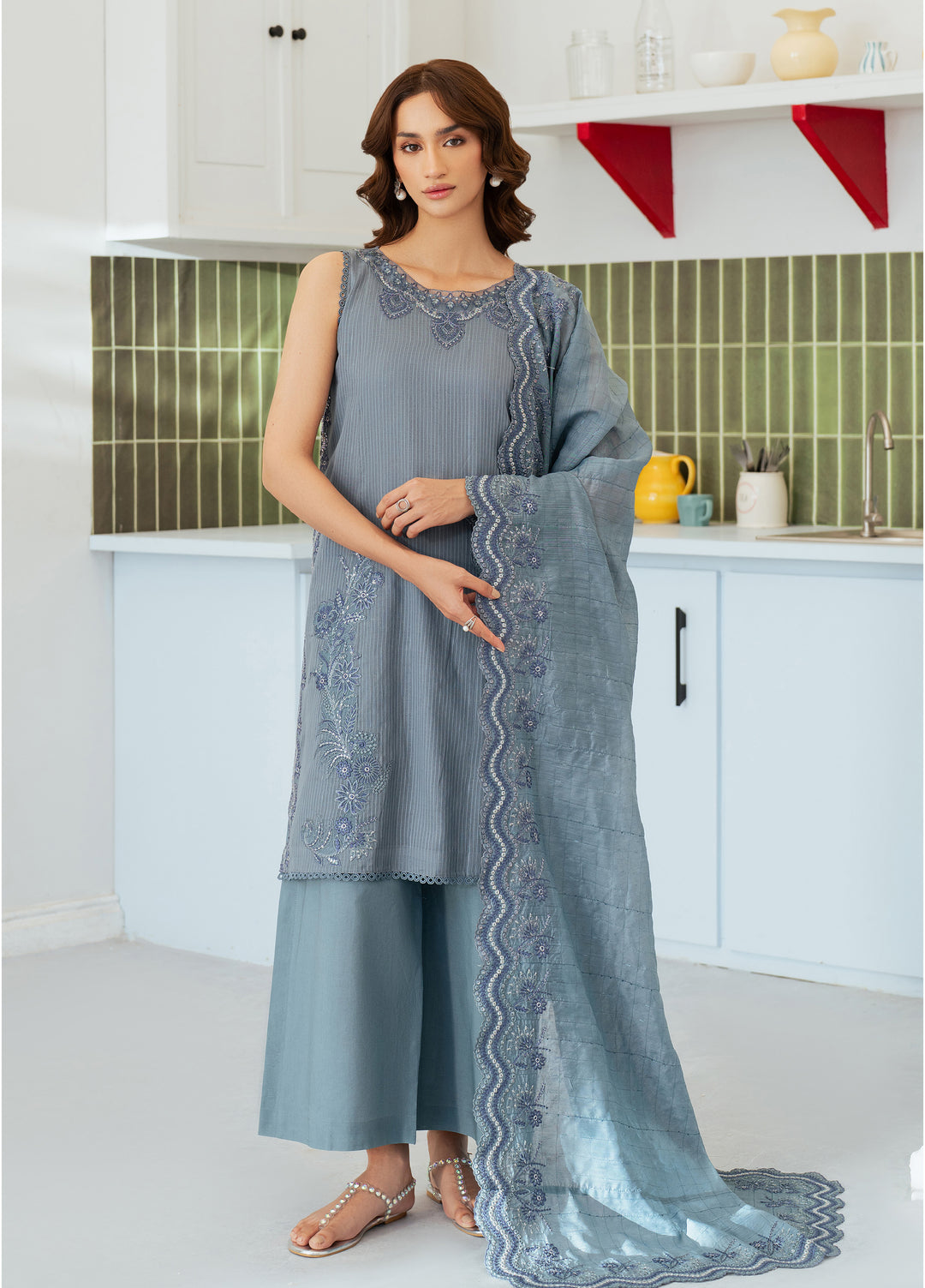 Sera by Mahnur Unstitched Embroidered Lawn 3 Piece Suit MN26USL SP-06 - Festive Collection