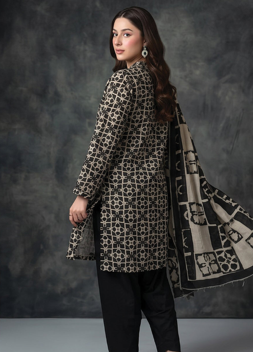 Black N White by Regalia Textiles Unstitched Printed Lawn 3 Piece Suit RG26UBNW D-06 - Casual Collection