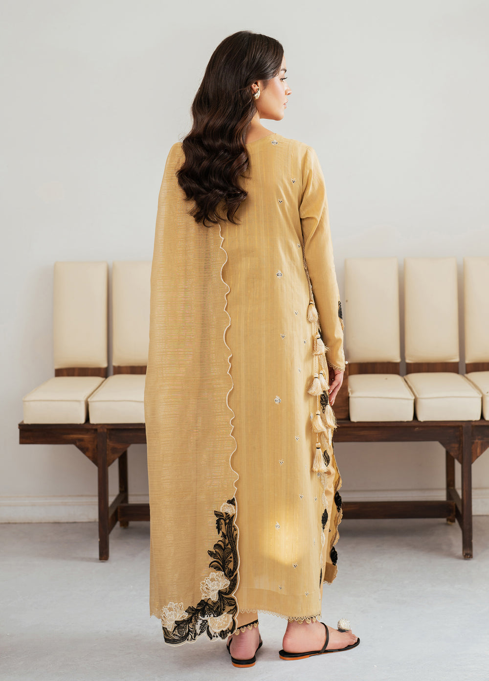 Sera by Mahnur Unstitched Embroidered Lawn 3 Piece Suit MN26USL SP-04 - Festive Collection