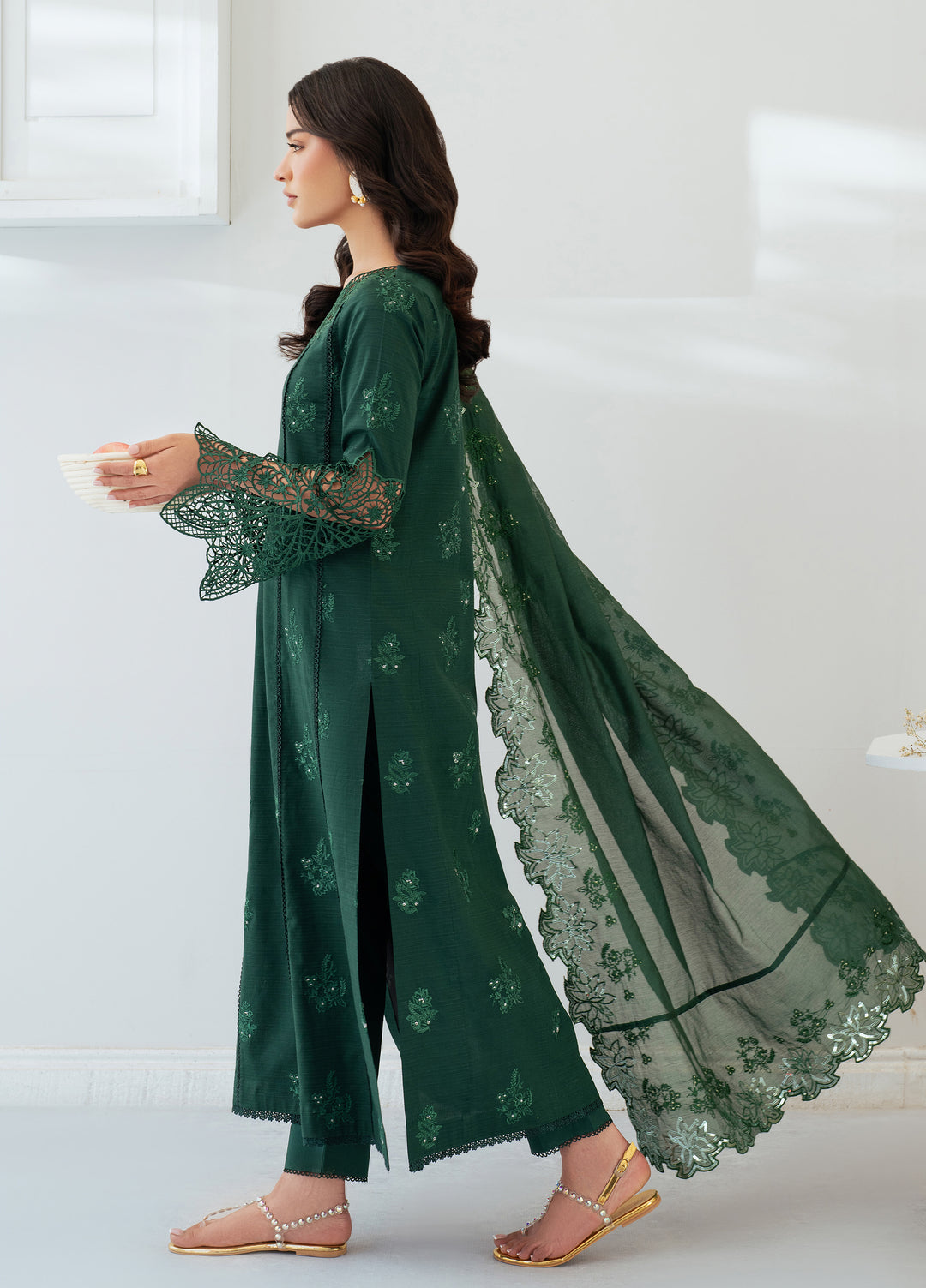 Sera by Mahnur Unstitched Embroidered Lawn 3 Piece Suit MN26USL SP-02 - Festive Collection