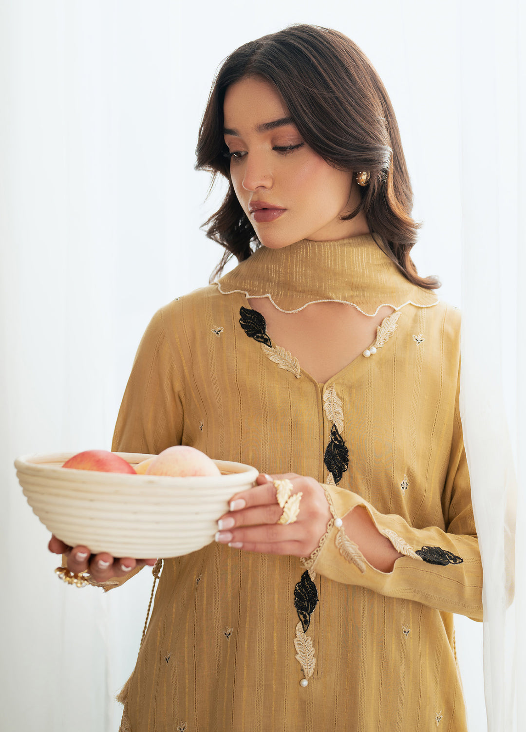 Sera by Mahnur Unstitched Embroidered Lawn 3 Piece Suit MN26USL SP-04 - Festive Collection