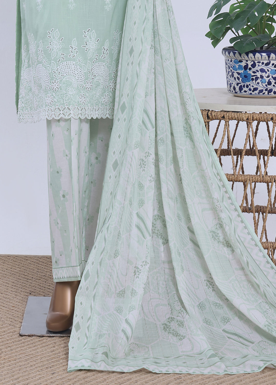 HZ Textiles RTW Embroidered Cross Hatch 3 Piece Suit HZ26PCL Sbe-3P-084 - Casual Collection