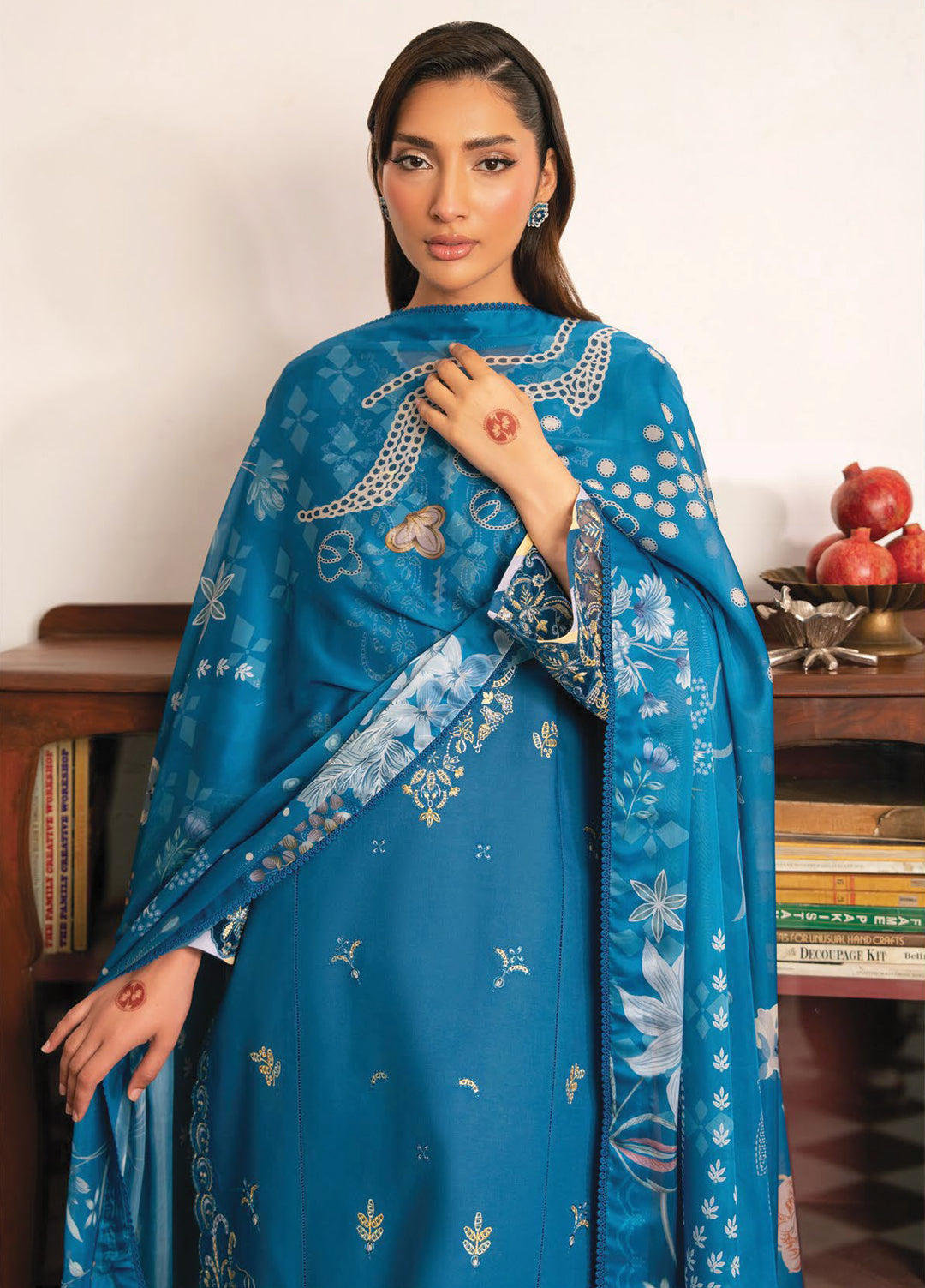 Lamhay by Seran Unstitched Embroidered Lawn 3 Piece Suit SN26ULL D2-Sahar - Eid Collection