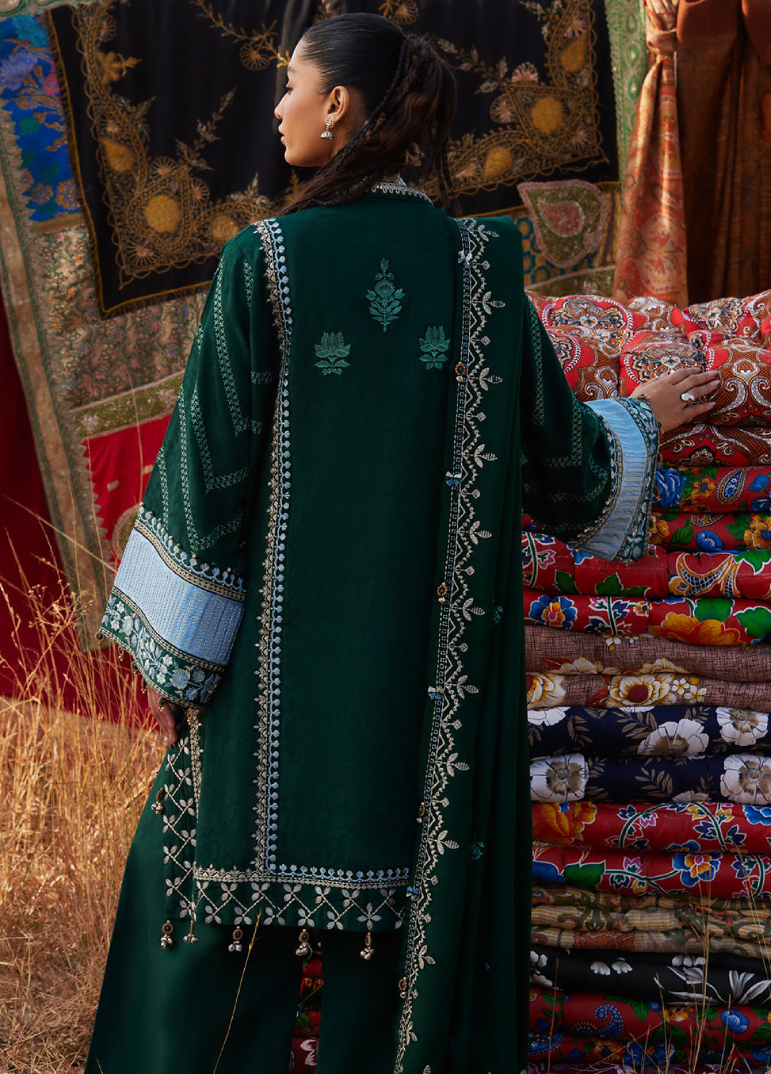 Zaha by Khadija Shah Unstitched Jacquard Embroidered Suits 3 Piece ZL25KW YASMIN ZW25-09 - Winter Collection