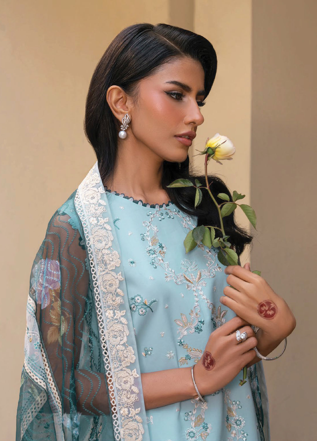 Lamhay by Seran Unstitched Embroidered Lawn 3 Piece Suit SN26ULL D7-Inaya - Eid Collection