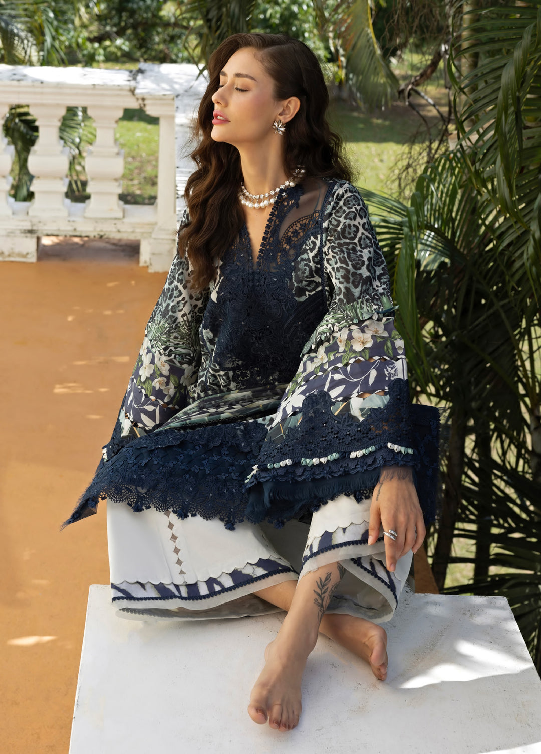 Signature by Elaf Premium Unstitched Embroidered Lawn 3 Piece Suit EL26USP ESA-3B VICTORIAN MUSE - Summer Collection
