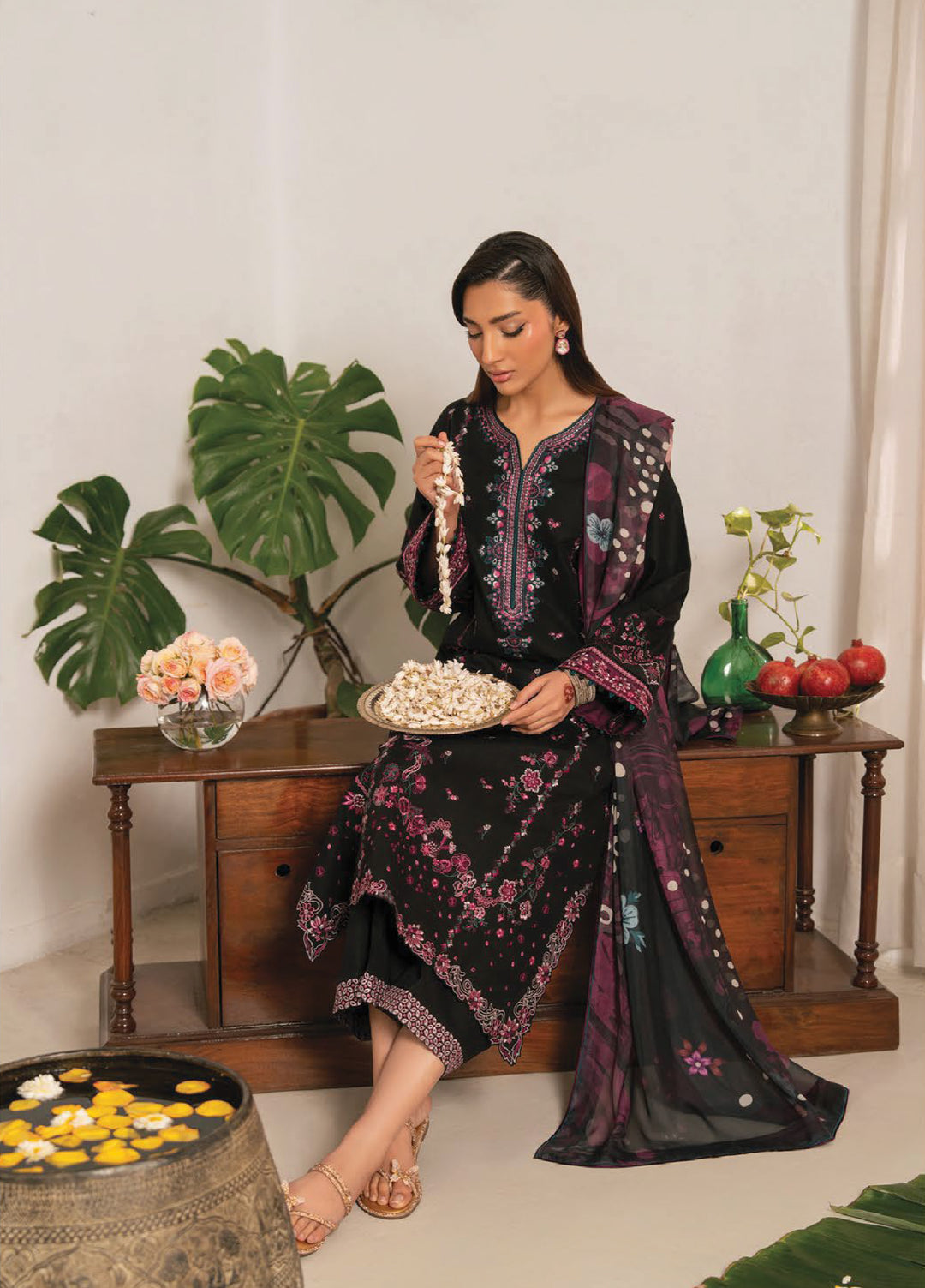 Lamhay by Seran Unstitched Embroidered Lawn 3 Piece Suit SN26ULL D1-Zahr - Eid Collection