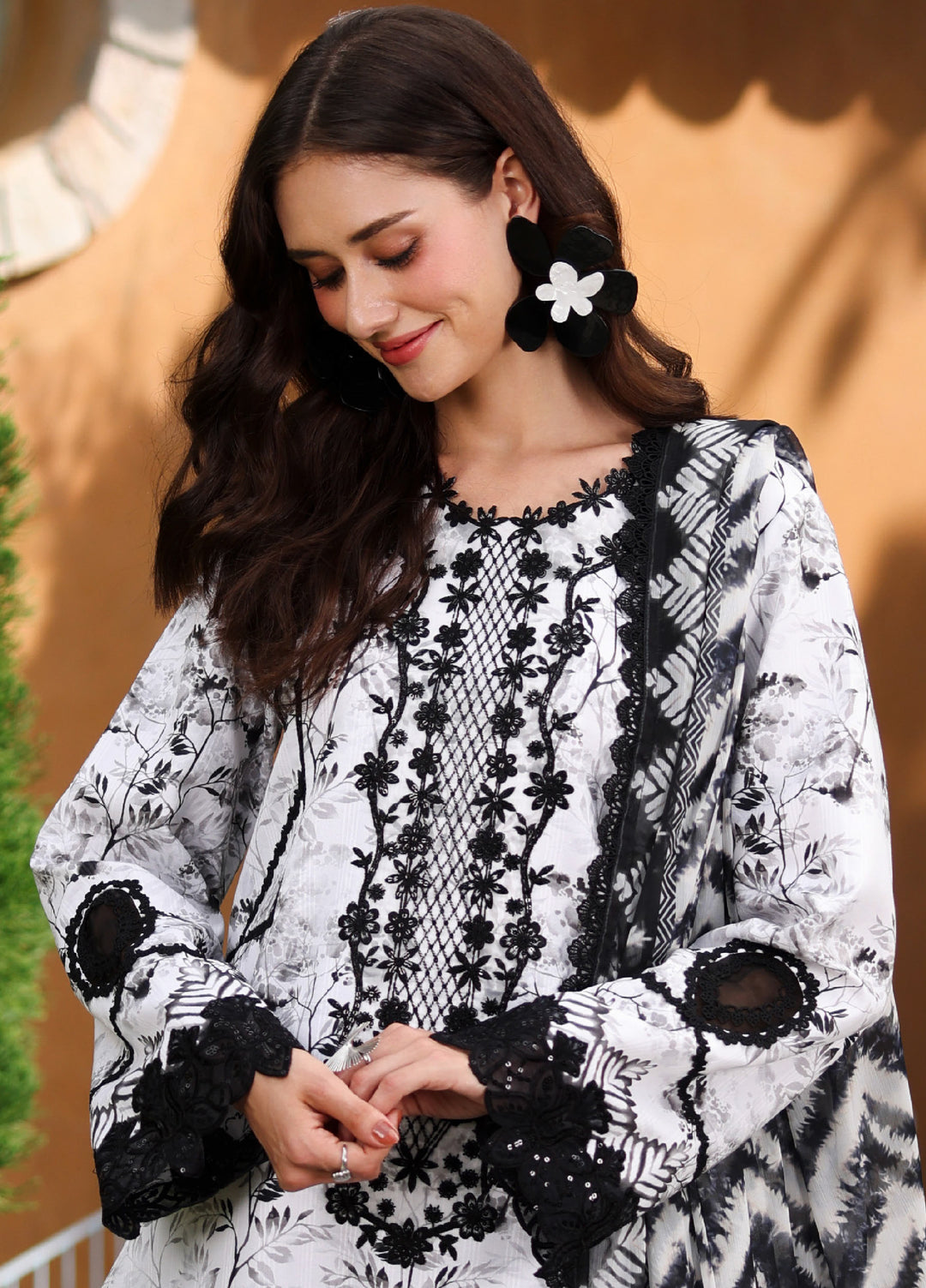 Rang Rasiya Lifestyle Lawn Unstitched Embroidered 3 Piece Suit RR25ULS LUNA - Summer Collection