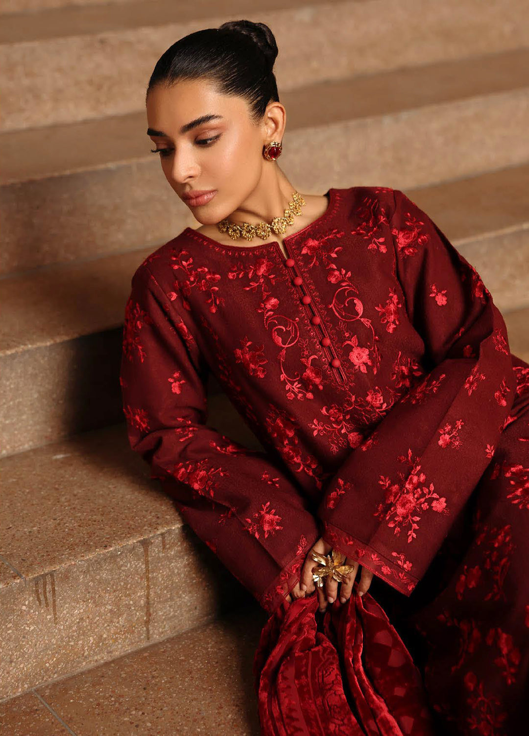 Rajbari Premium Unstitched Peach Winter Shawl Exclusive Embroidered Suits 3 Piece RB25PW D-4 - Winter Collection