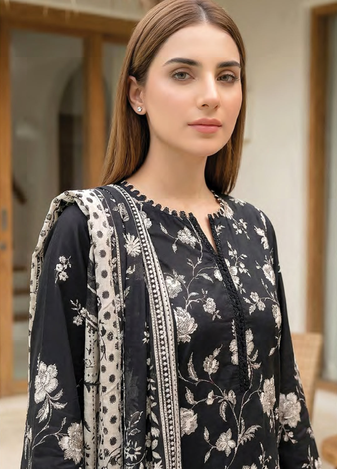 Summer Prints by Lakhany Unstitched Printed Lawn 3 Piece Suit LSM26USP LG-SG-0113 - Summer Collection