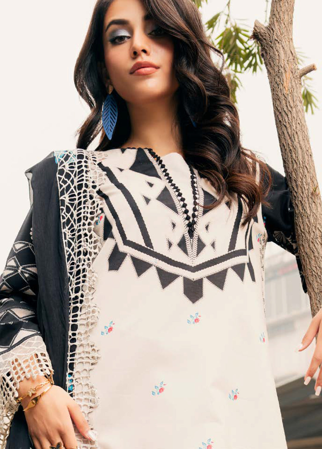 Infinity by Charizma Unstitched Embroidered Lawn 3 Piece Suit CHR26UIL IN6-04 - Casual Collection