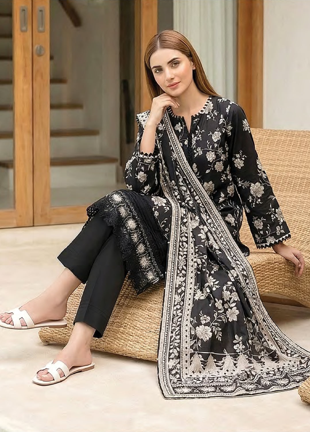 Summer Prints by Lakhany Unstitched Printed Lawn 3 Piece Suit LSM26USP LG-SG-0113 - Summer Collection