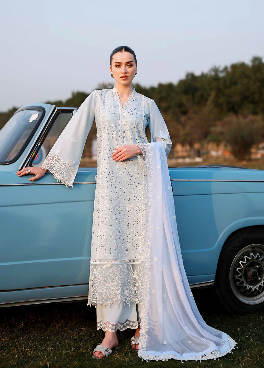 Azure Unstitched Embroidered Luxury Lawn 3 Piece Suit AZ26UAL 77 Day Dream - Eid Collection